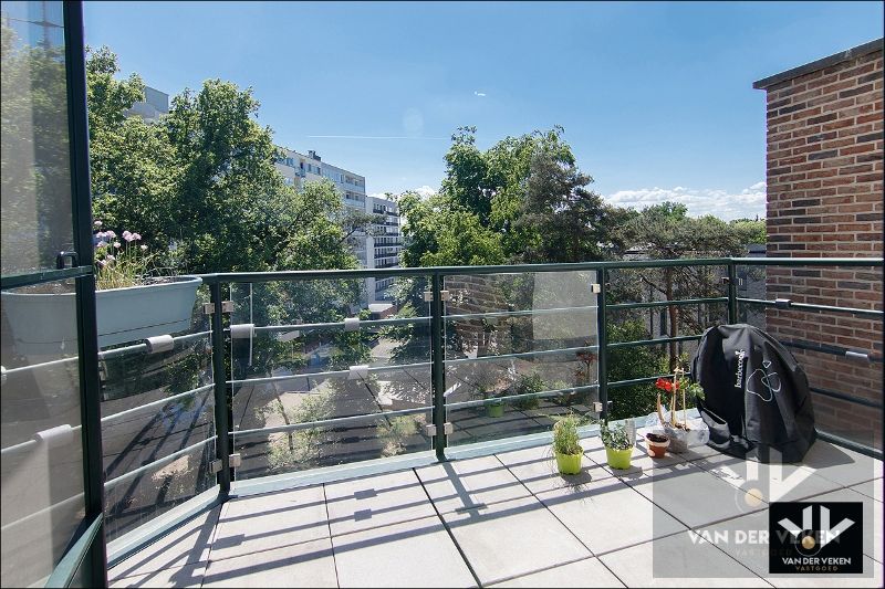 Instapklaar 2 slpk-appartement aan de standsrand van Genk foto 8