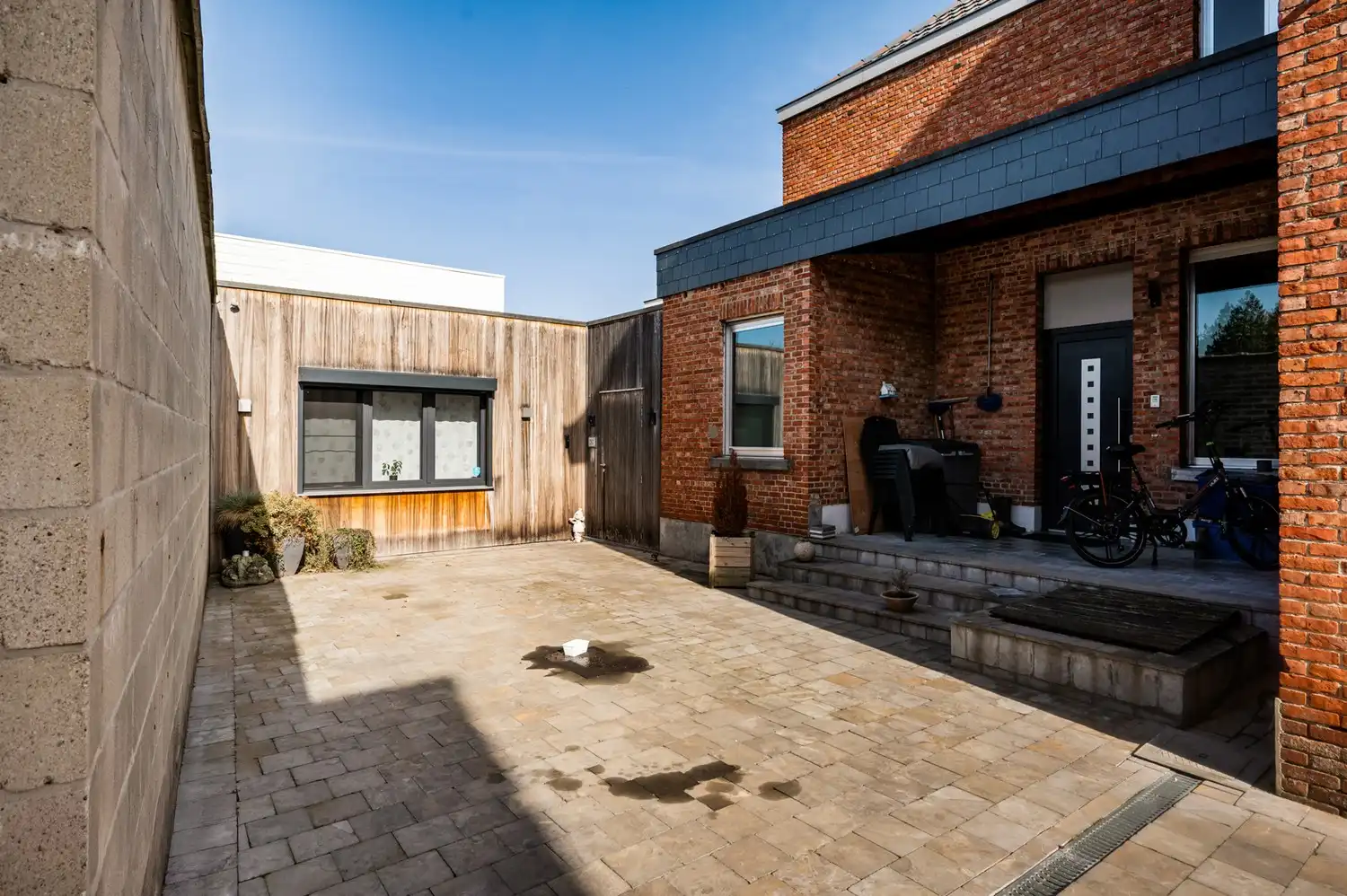Woning met 2 slpkrs en bijgebouw met veel potentieel foto 17