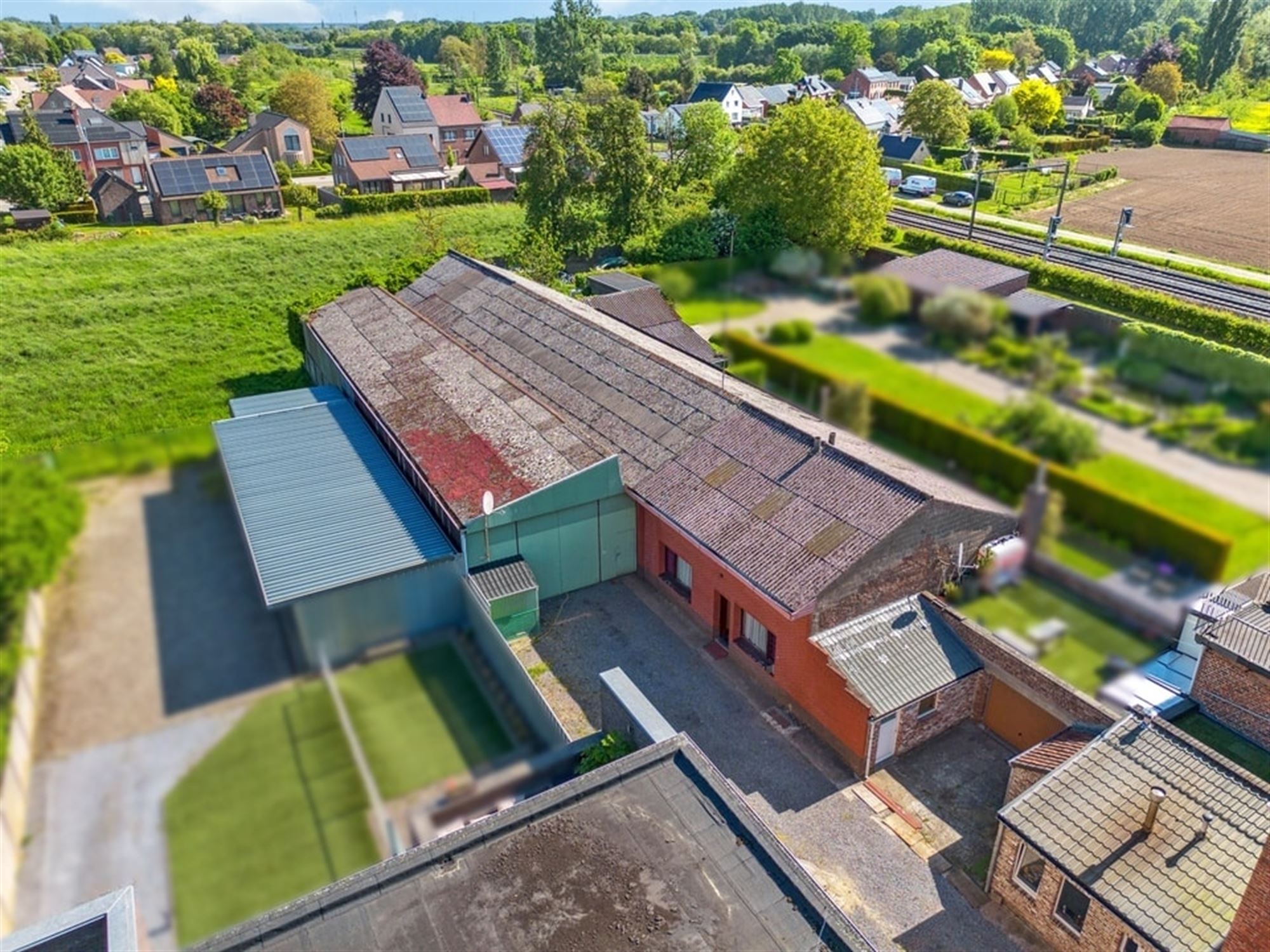 WONING MET RUIME LOODS OP EEN TOPLOCATIE IN HOESELT foto 7