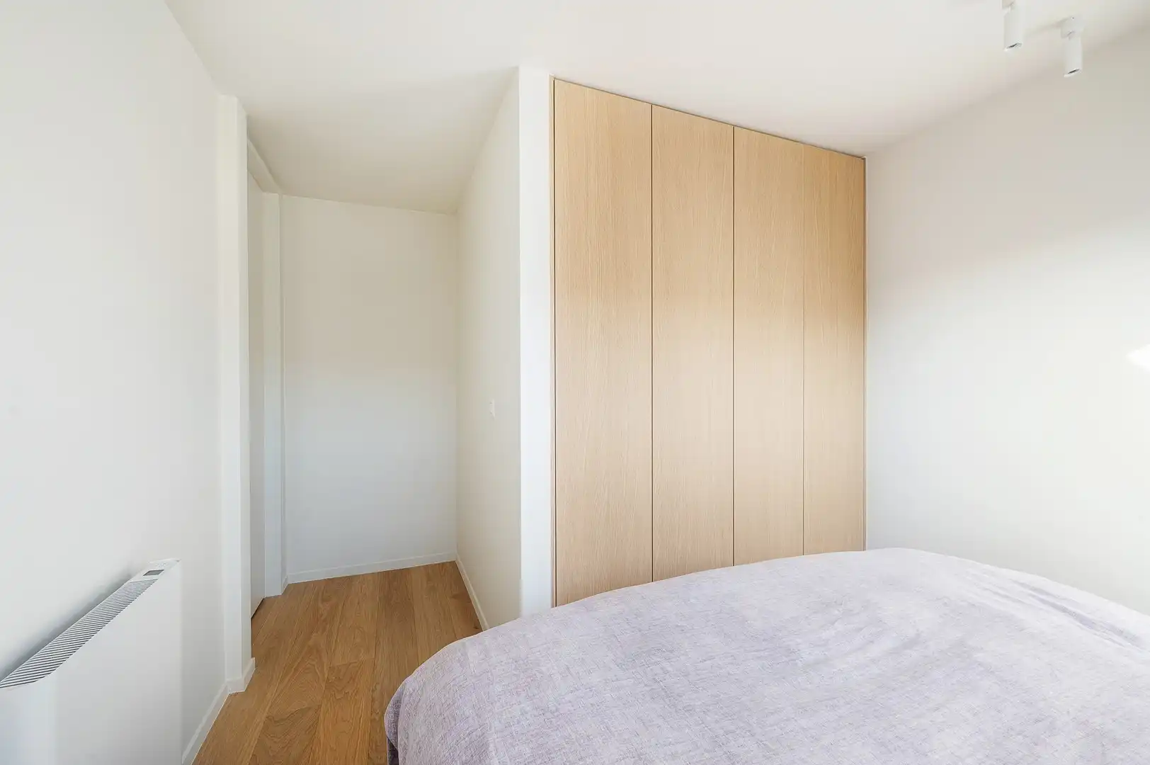 Luxueus gerenoveerd duplexappartement met drie slaapkamers. foto 27