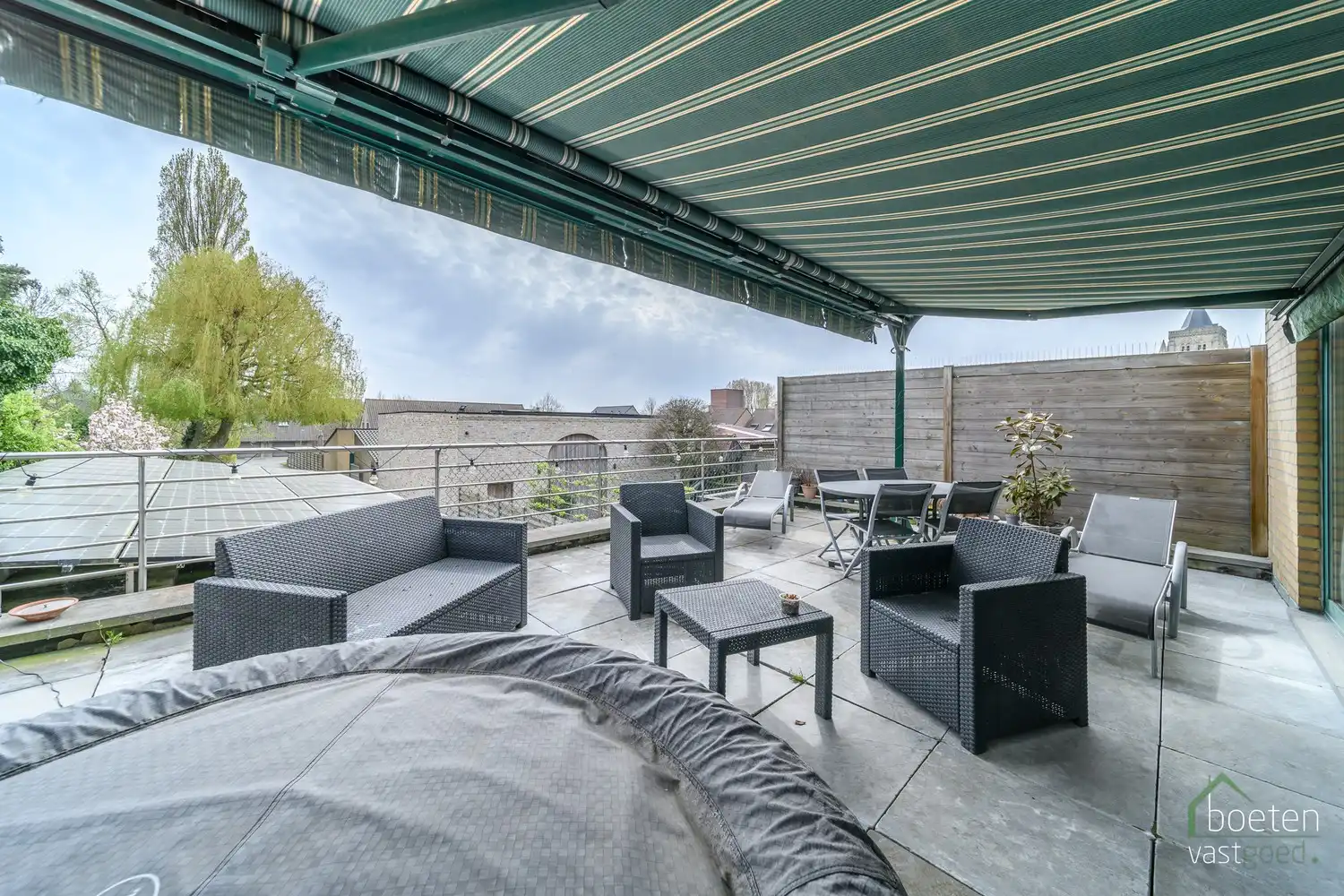 ALVERINGEM: instapklare beenhouwerij met woonst (4 slpks), ruim zonneterras/tuintje en garage in het hart van Alveringem. foto 12