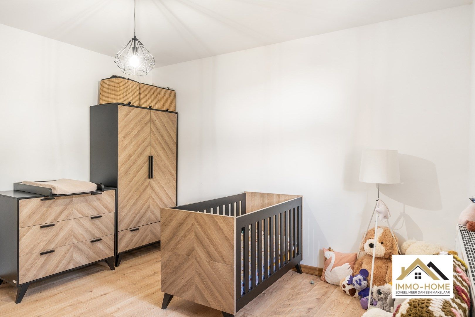 Vrijstaande volledig gerenoveerde woning met riante tuin te Oostakker foto 13