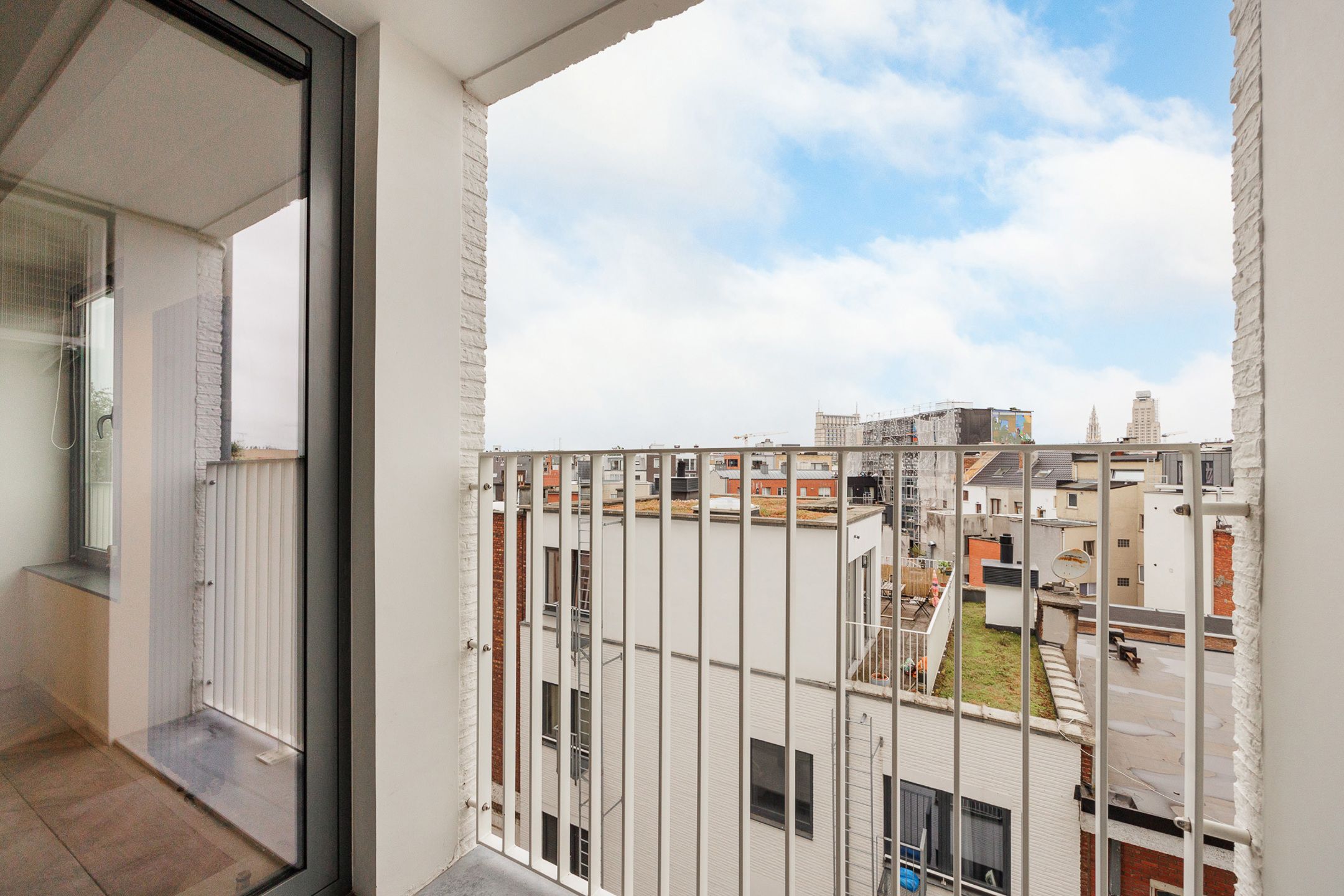 Recent tweeslaapkamer appartement te koop foto 9