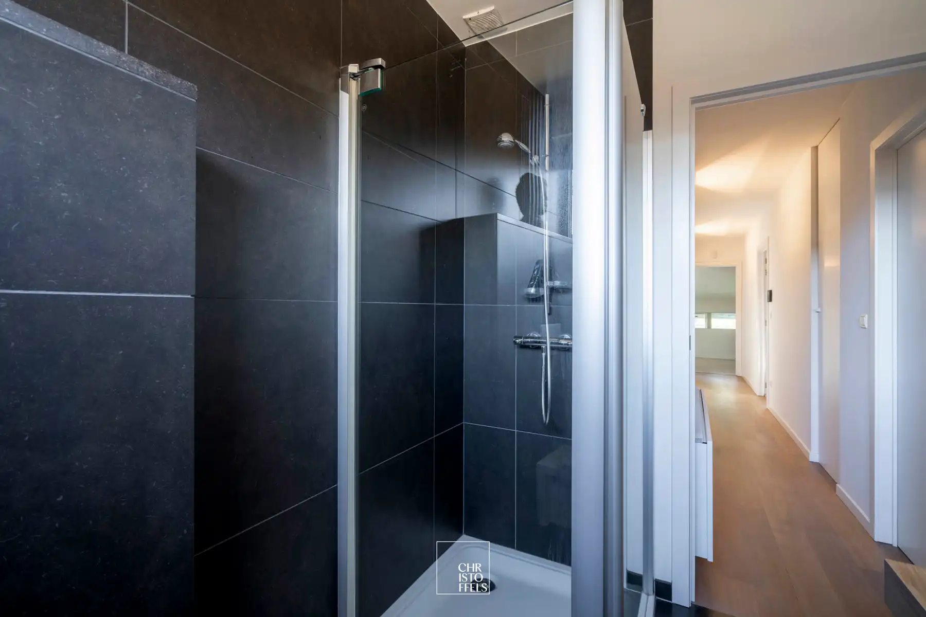 Moderne villa (374 m²) met zwembad en poolhouse op perceel van 1.039 m² foto 19