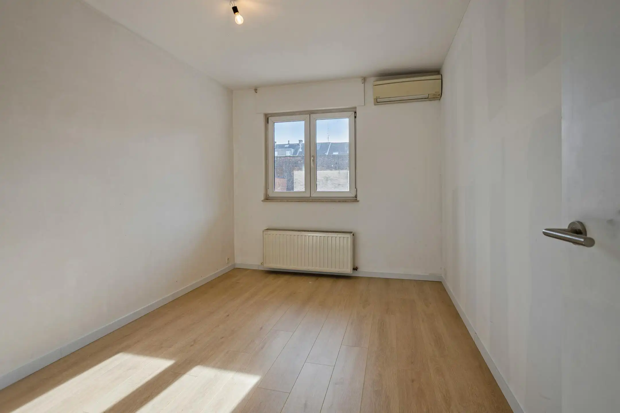 Gerenoveerd appartement met 2 slaapkamers in Boom foto 7