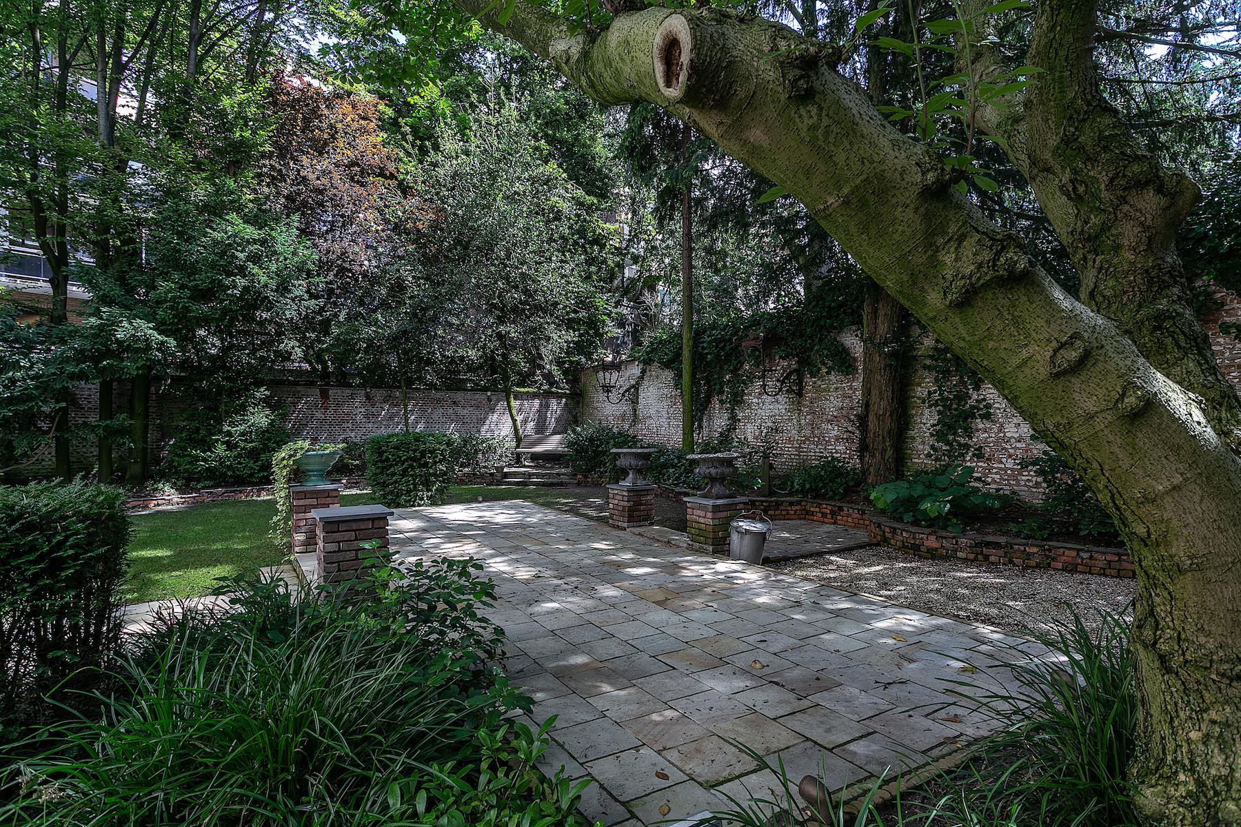 ANTWERPEN-STADSPARK - Historisch stadspaleis met omvangrijke en rustige tuin foto 53