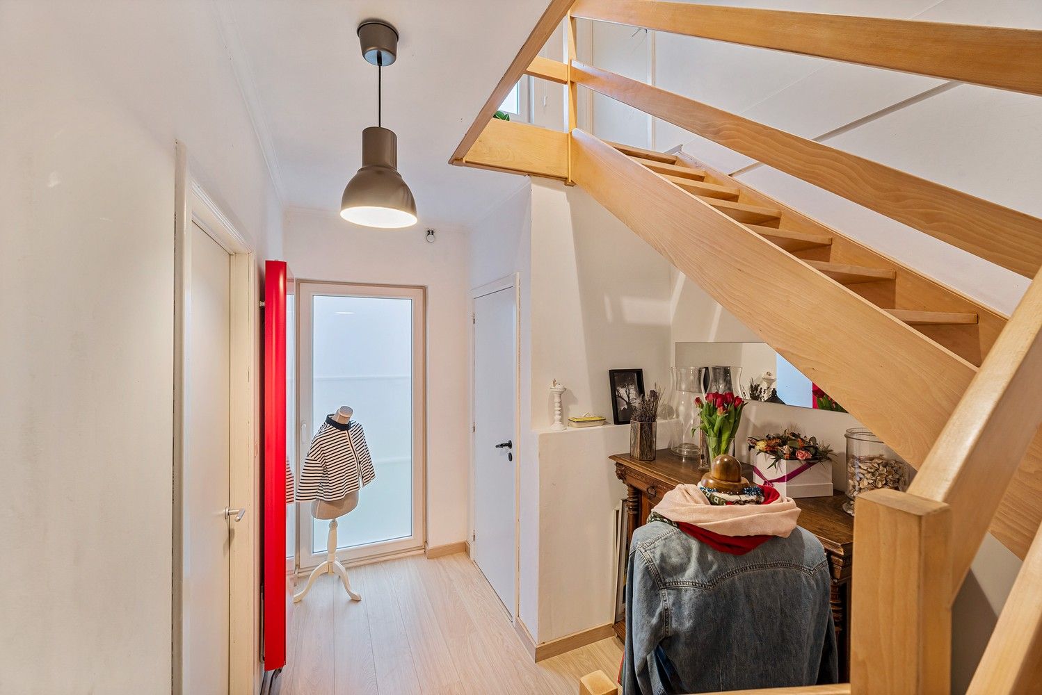 Ruime open bebouwing op 784 m². foto 8