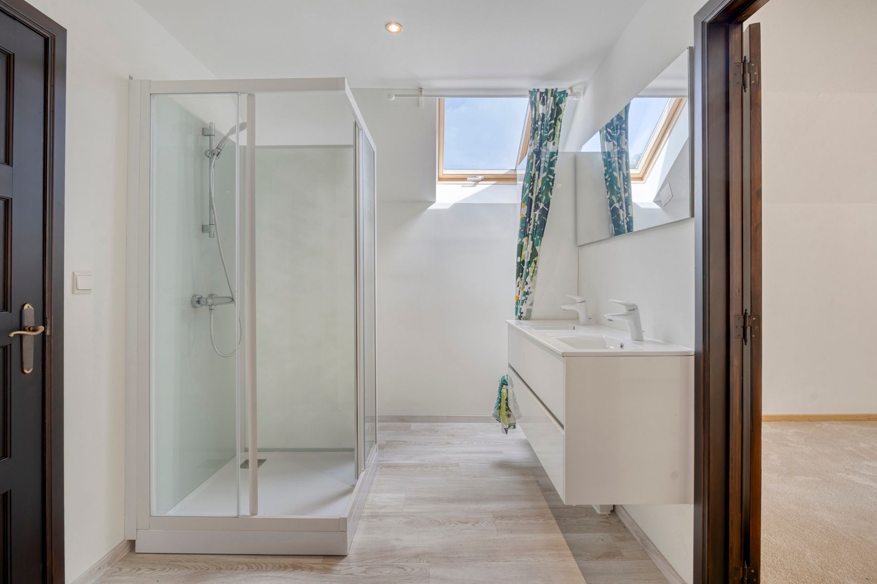 Gezinswoning / huis te koop – 4 slaapkamers, 182 m² – gerenoveerde badkamers, natuursteen & tuin – 10 are – Bois de Strihoux foto 11