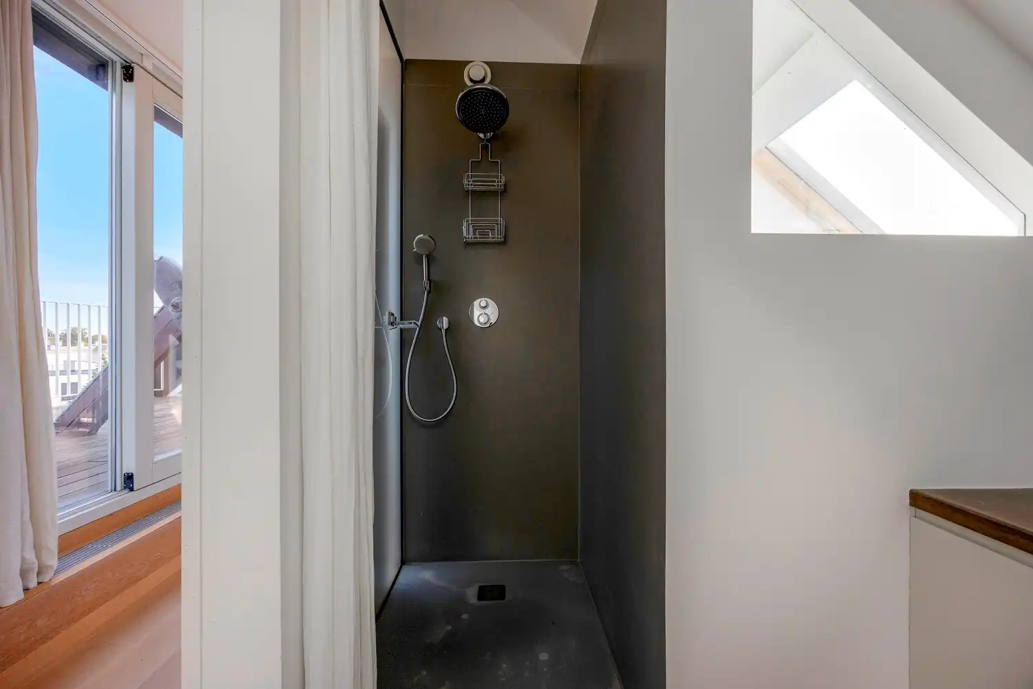 Exceptioneel en luxueus gerenoveerd 19e eeuws duplex dakappartement midden in de binnenstad. foto 14