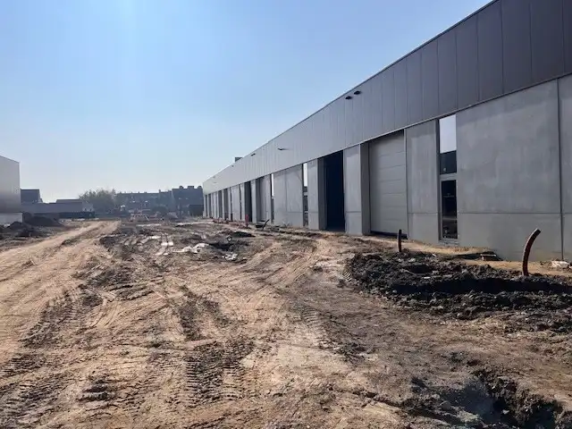 Zeer goed gelegen bedrijfsruimte foto 12