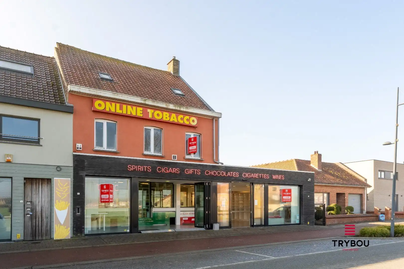 Commercieel pand met woonmogelijkheden op uitstekende ligging foto {{pictureIndex}}