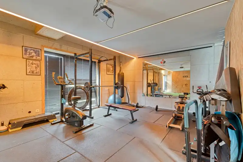 🏡Ruime woning met kantoorgebouw TE KOOP in hartje Wielsbeke – Marktstraat! foto 18