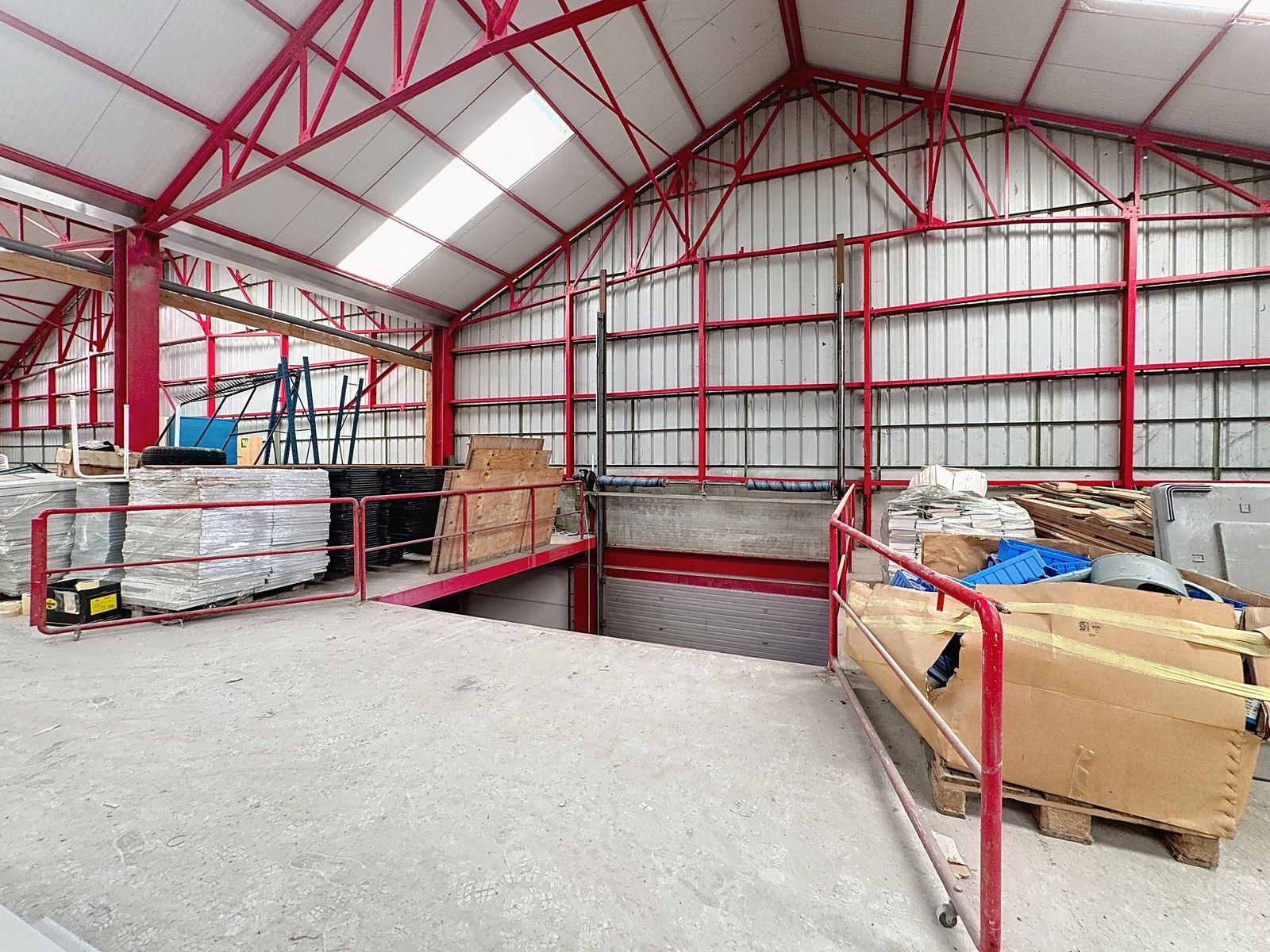 Instapklare OPSLAGRUIMTE (225m²) met UITBREIDINGSMOGELIJKHEDEN (tot 1.500m²) te huur op industriezone "Herdersbrug" te 8000 Brugge foto 6