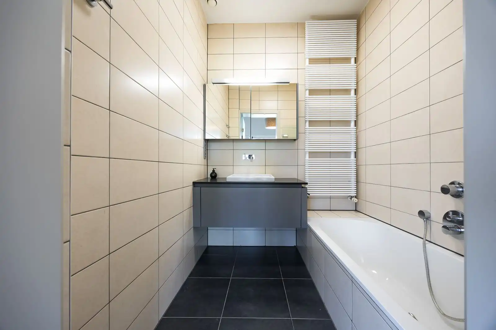 Schitterend, modern afgewerkt appartement op toplocatie aan de Wellington Golf in Oostende foto 8