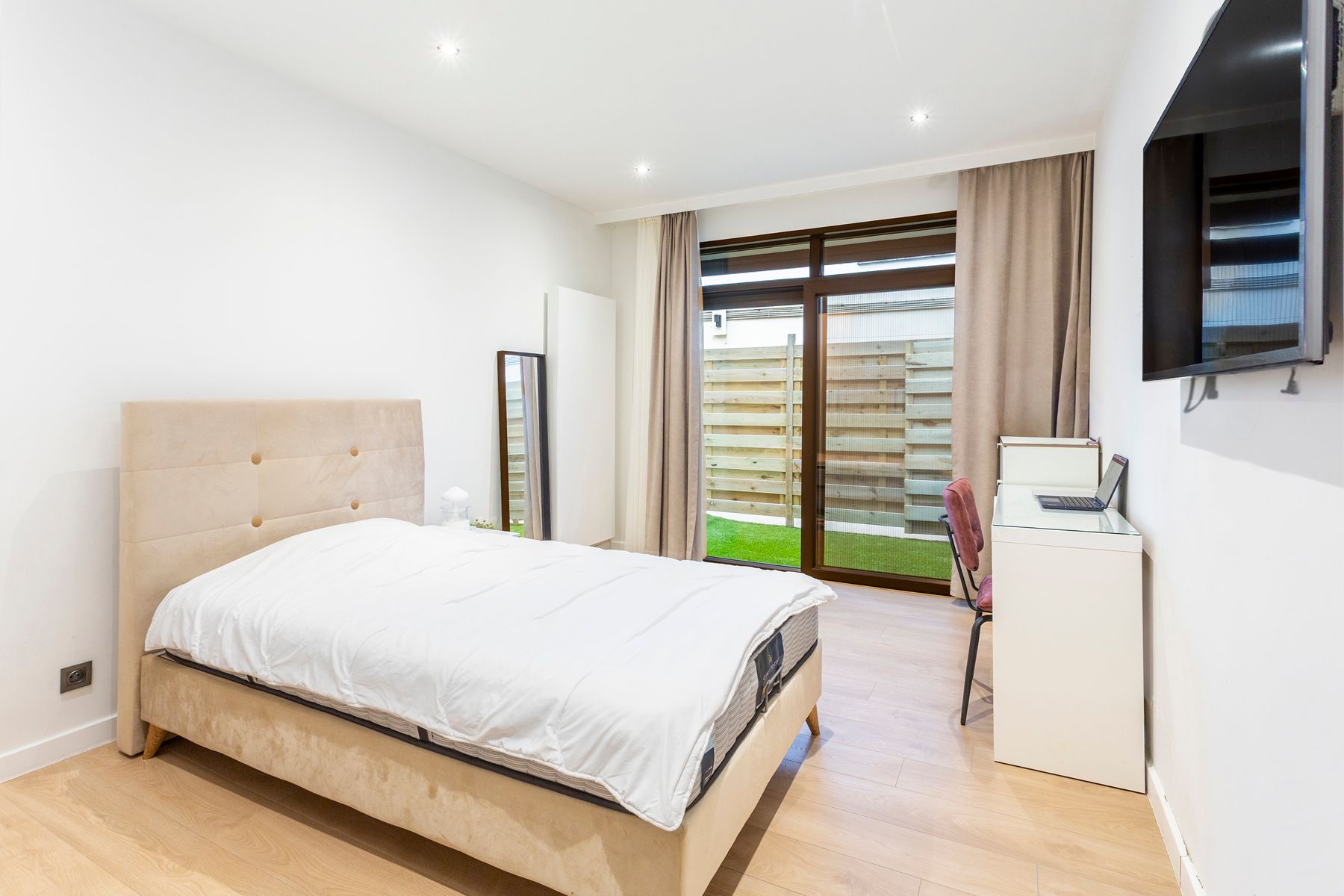 Gerenoveerd ruim gelijkvloers appartement in hartje 't Zuid foto 6