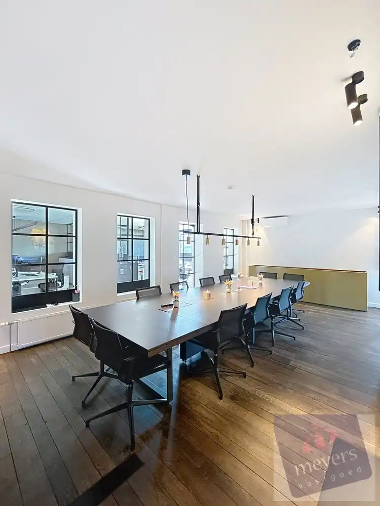 Veelzijdig commercieel pand met 14 parkeerplaatsen op topligging in Hasselt foto 6