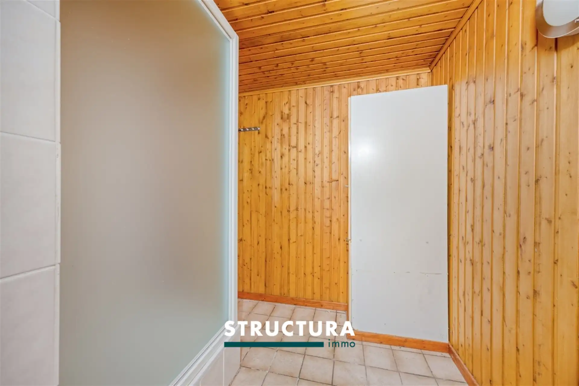 Te renoveren woning met prachtige tuin foto 11