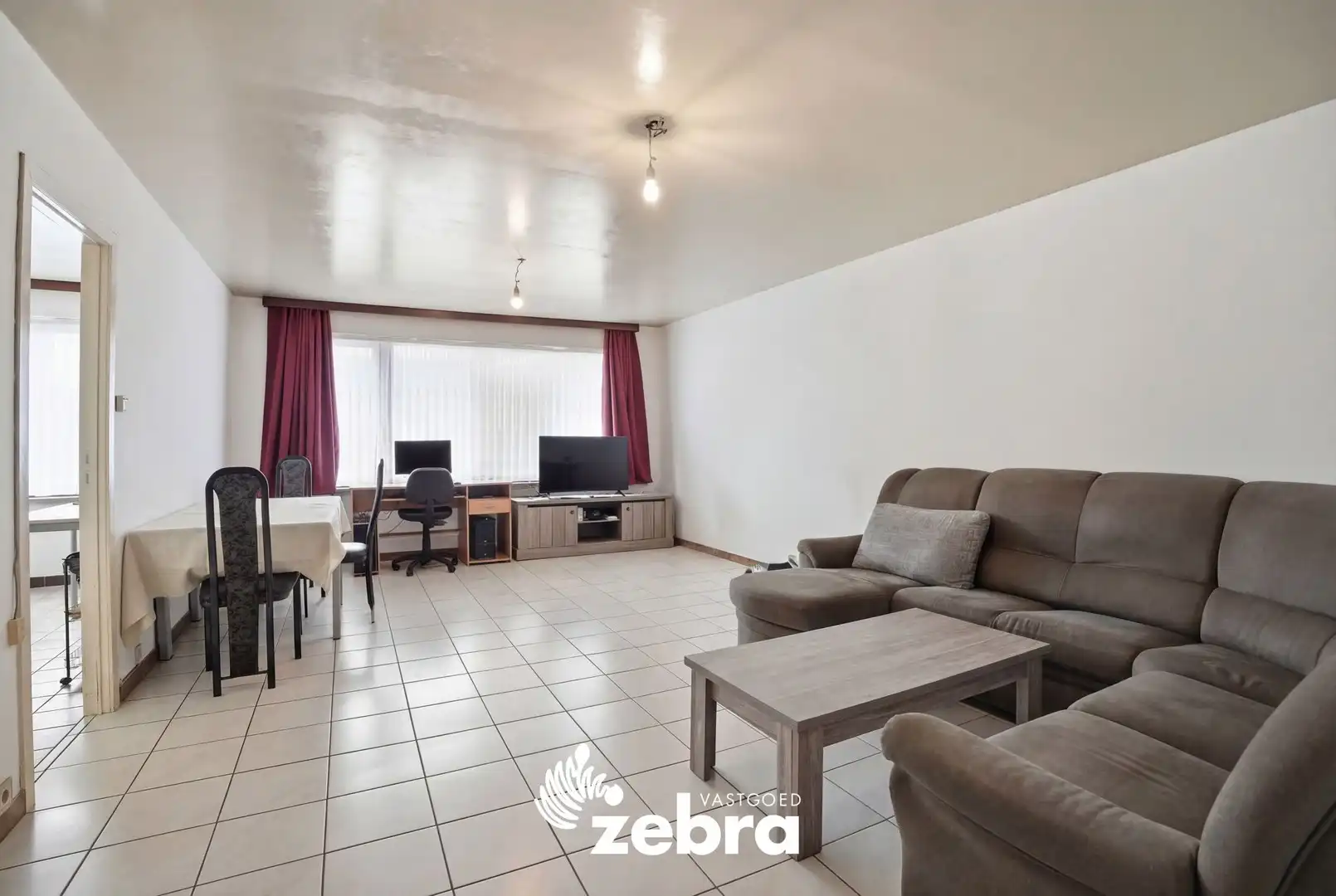 Gelijkvloers 2-slaapkamerappartement met terras en garage in centrum Tielt! foto 3