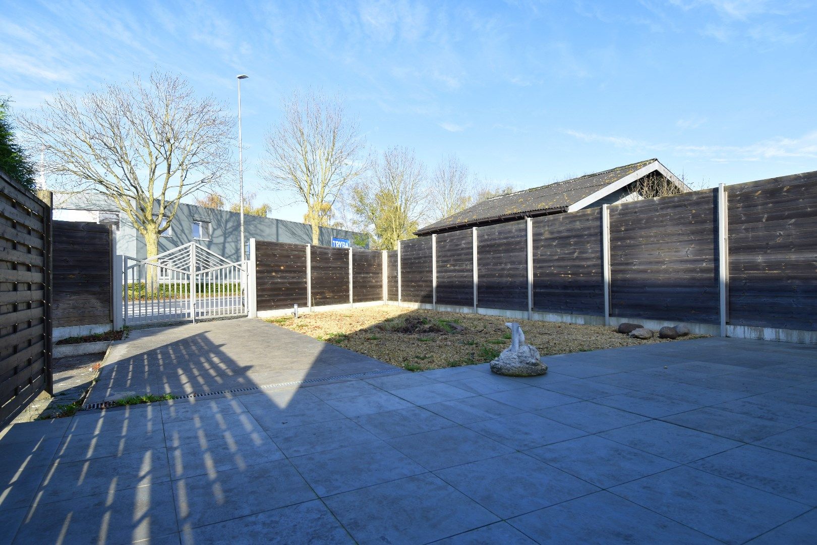 Ruime woonst met 3 slaapkamers, garage, tuin en uitrit te koop in Zwevegem foto 14