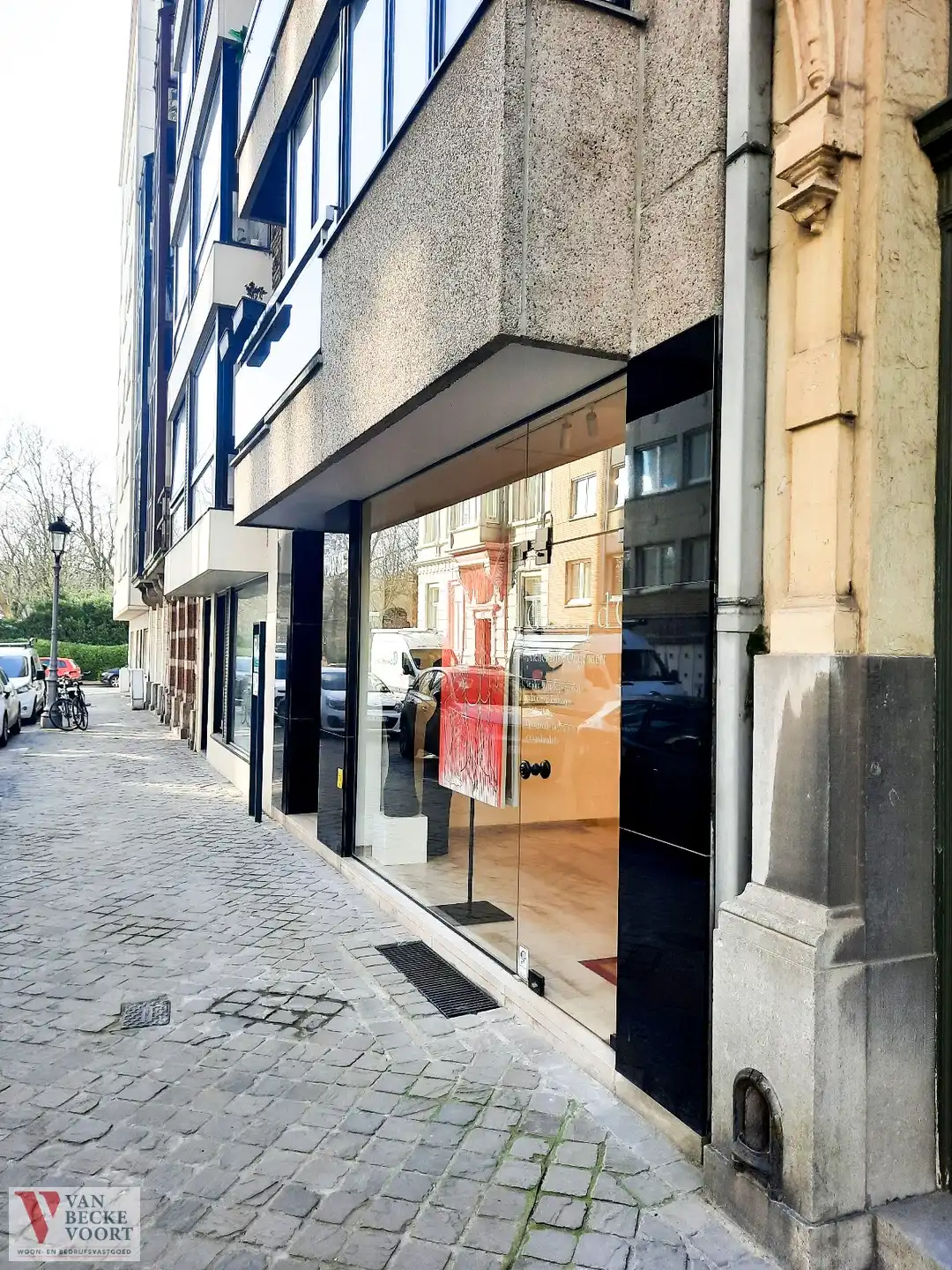 Handelsgelijkvloers met vergunde woonst - Stad Oostende foto 15