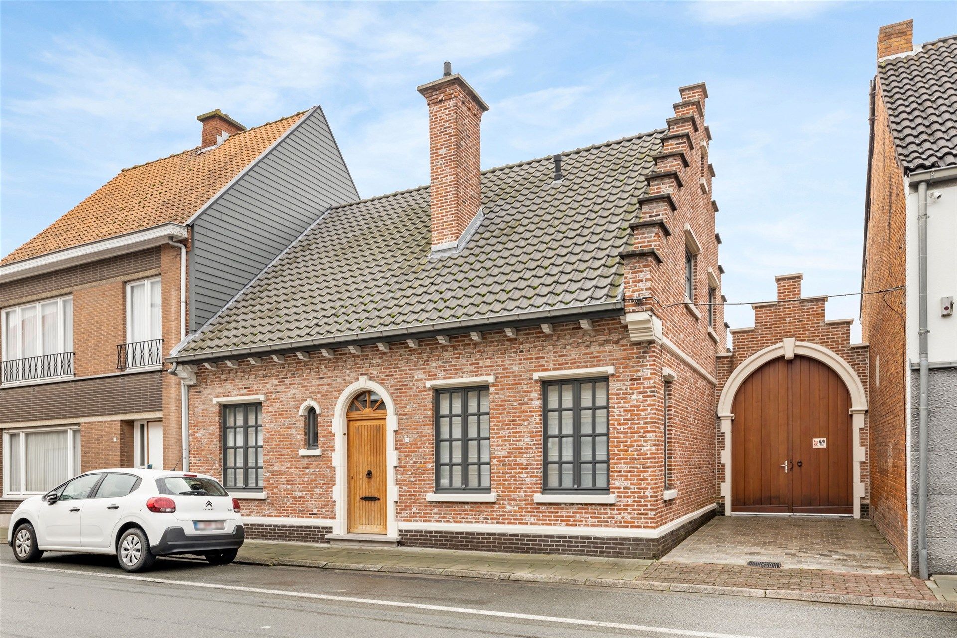 Karaktervolle gezinswoning met mooi aangelegde binnenplaats, dubbele garage en tal van mogelijkheden foto 31