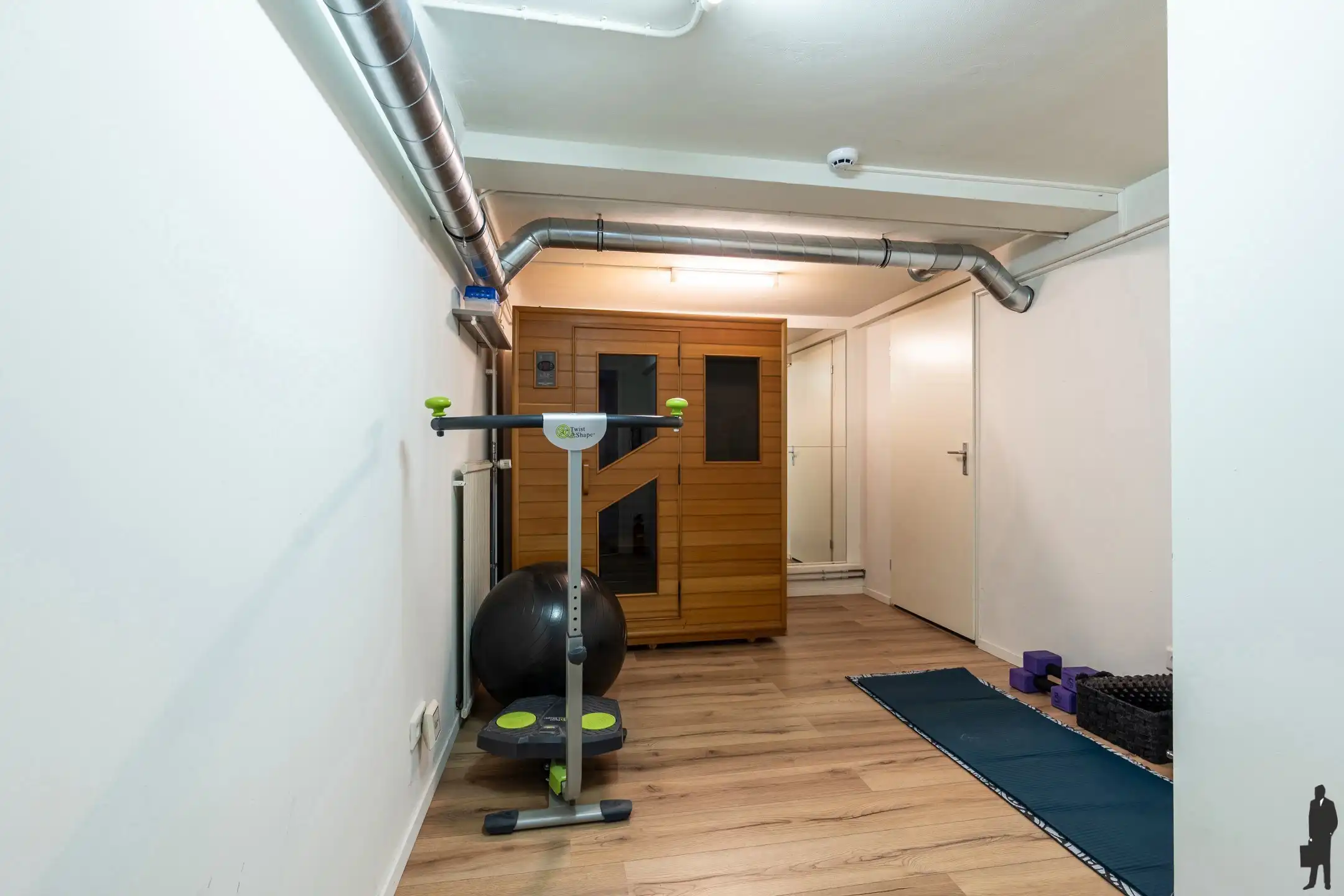 In de Meerse bergen treffen we op een ruim perceel van ca. 2.735m² deze knappe, lichtrijke villa foto 43