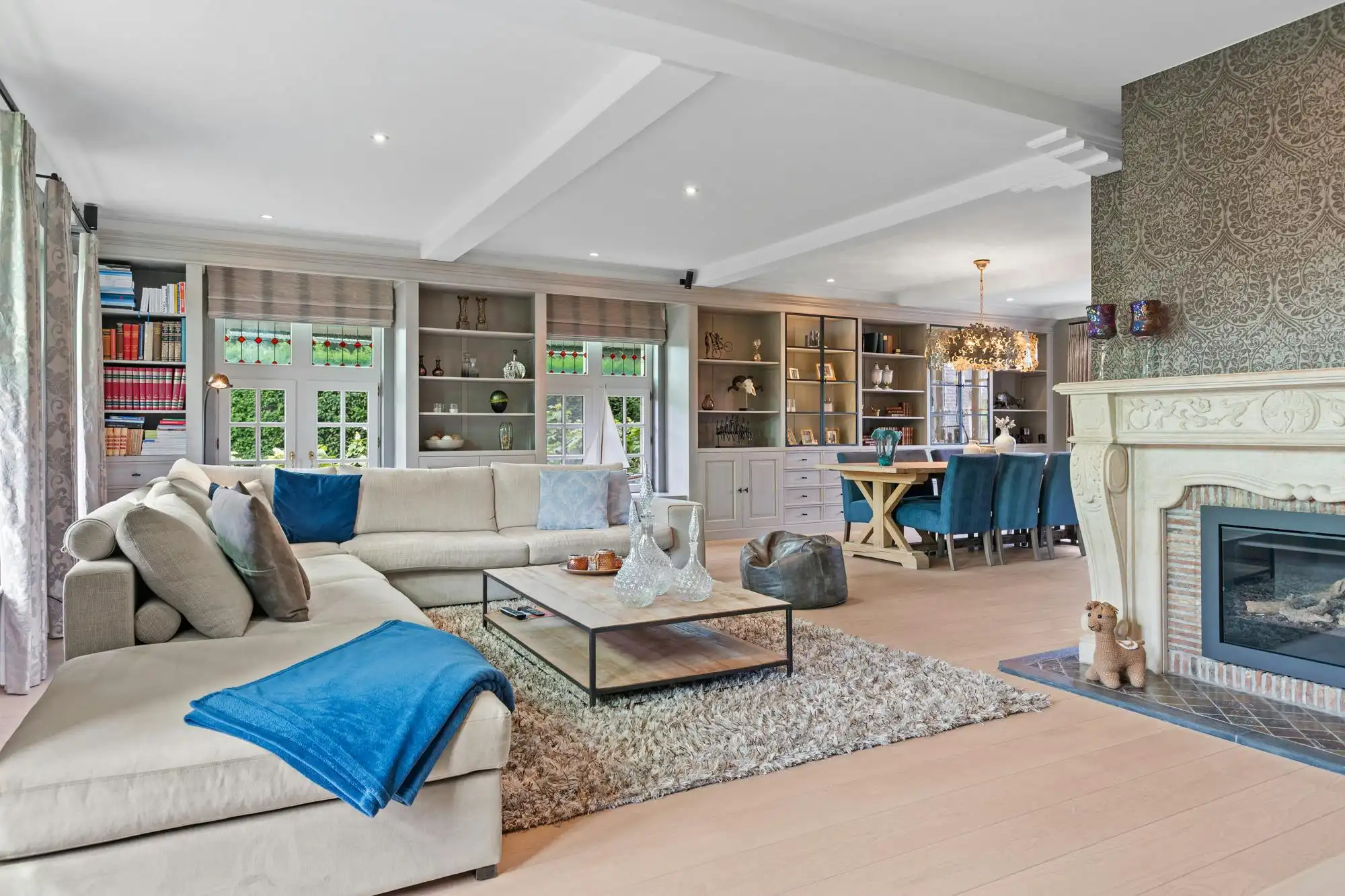 Villa met praktijkruimte en weilanden te koop in Geel foto 5