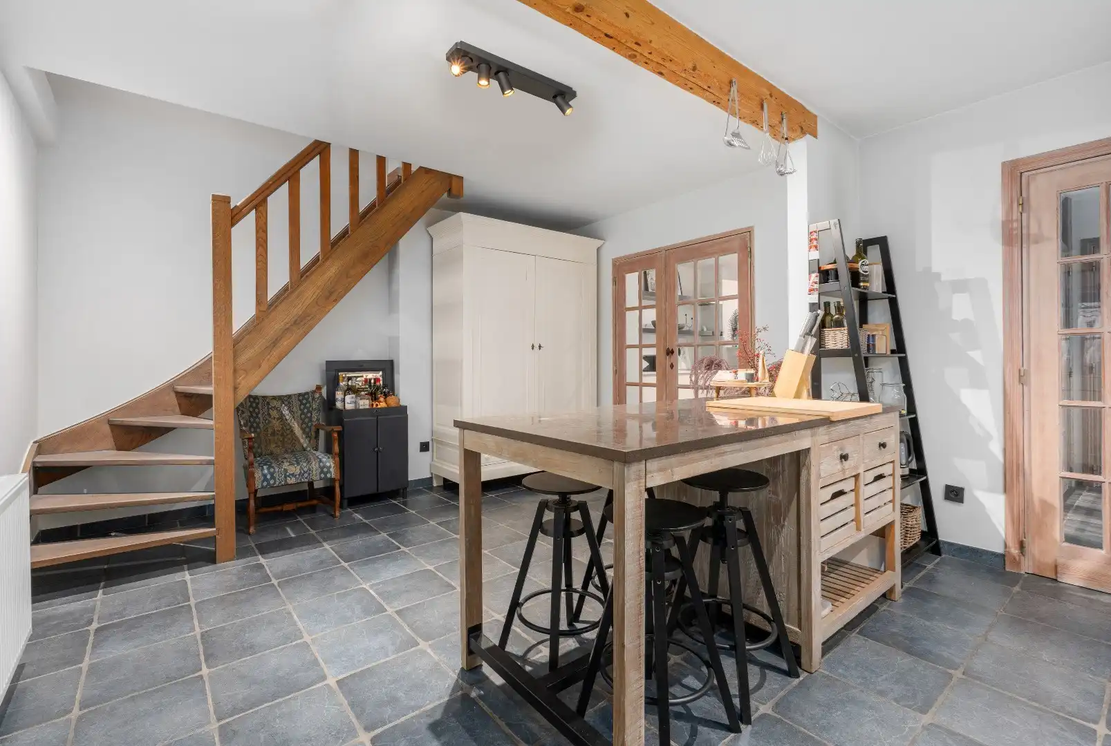 Uiterst charmante halfopen bebouwing met weidse zichten op een perceel van 2012m²  foto 13
