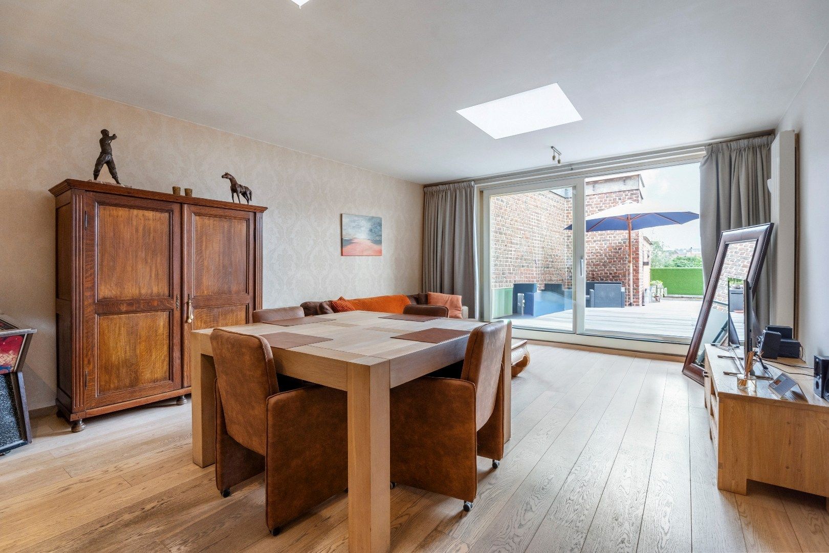 Uniek triplex met zonneterras van 75 m² in hartje Ieper foto 6