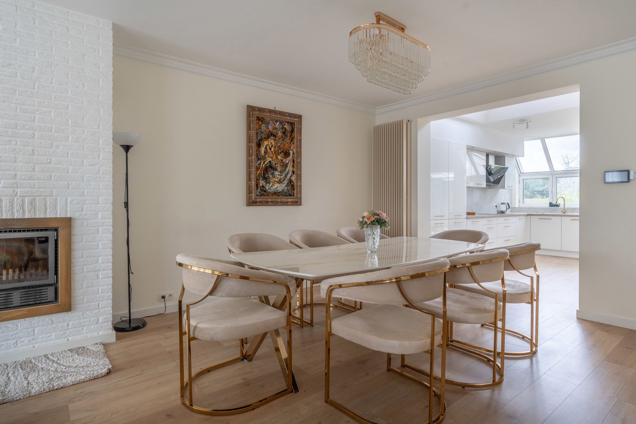 Volledig vernieuwde  woning/kantoor/handelspand met 5 slpks foto 8