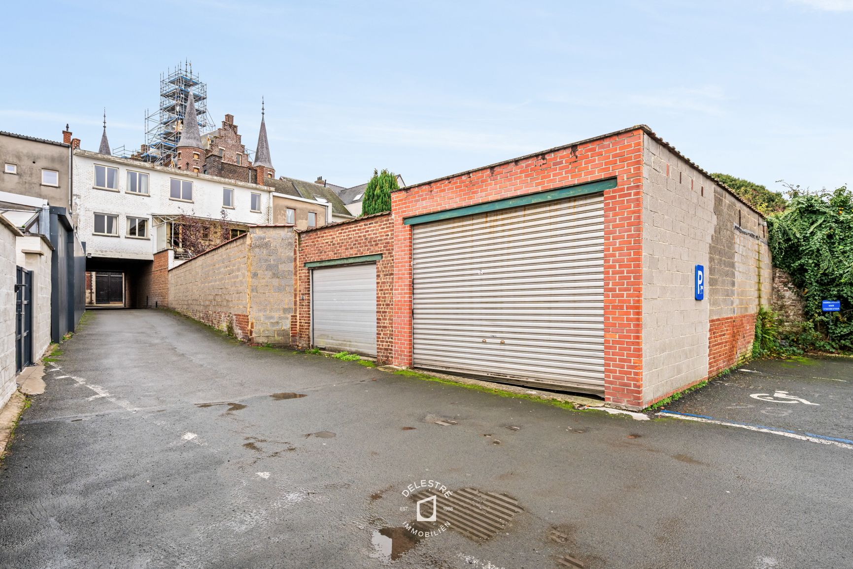 ERG RUIME MULTIUNCTIONELE EIGENDOM MET 3 GARAGES  foto 5