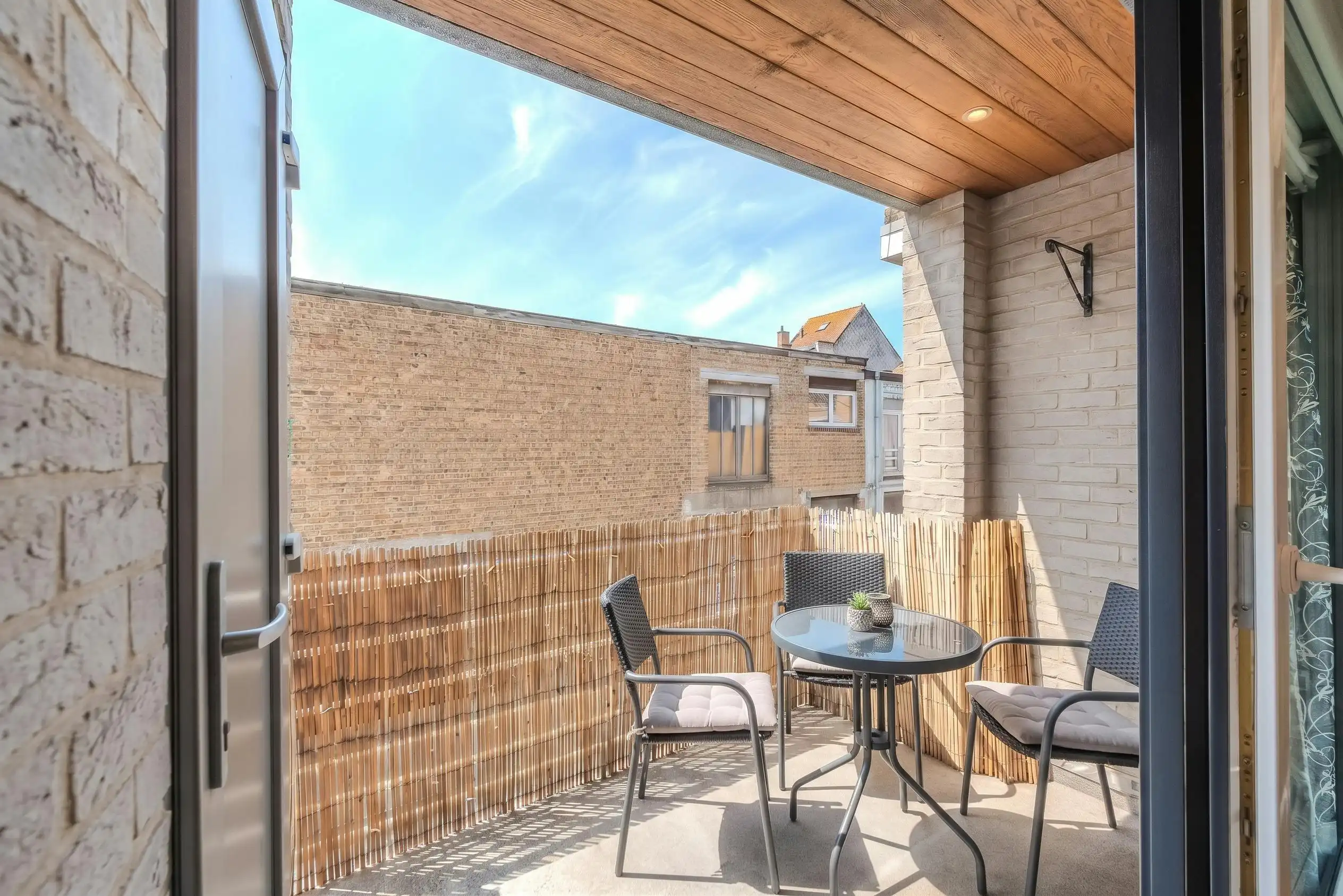 Bel-étage woning met 4 slaapkamers, garage en tuin!  foto 5