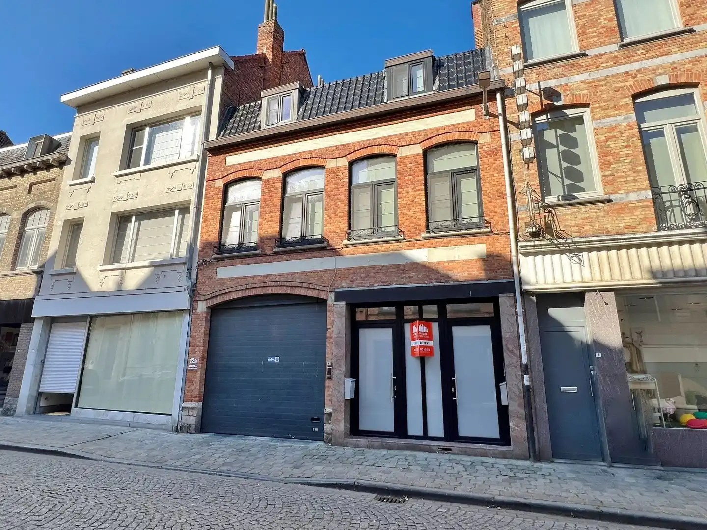 Duplex appartement met 3 slaapkamers en terras op wandelafstand van de markt.  foto {{pictureIndex}}