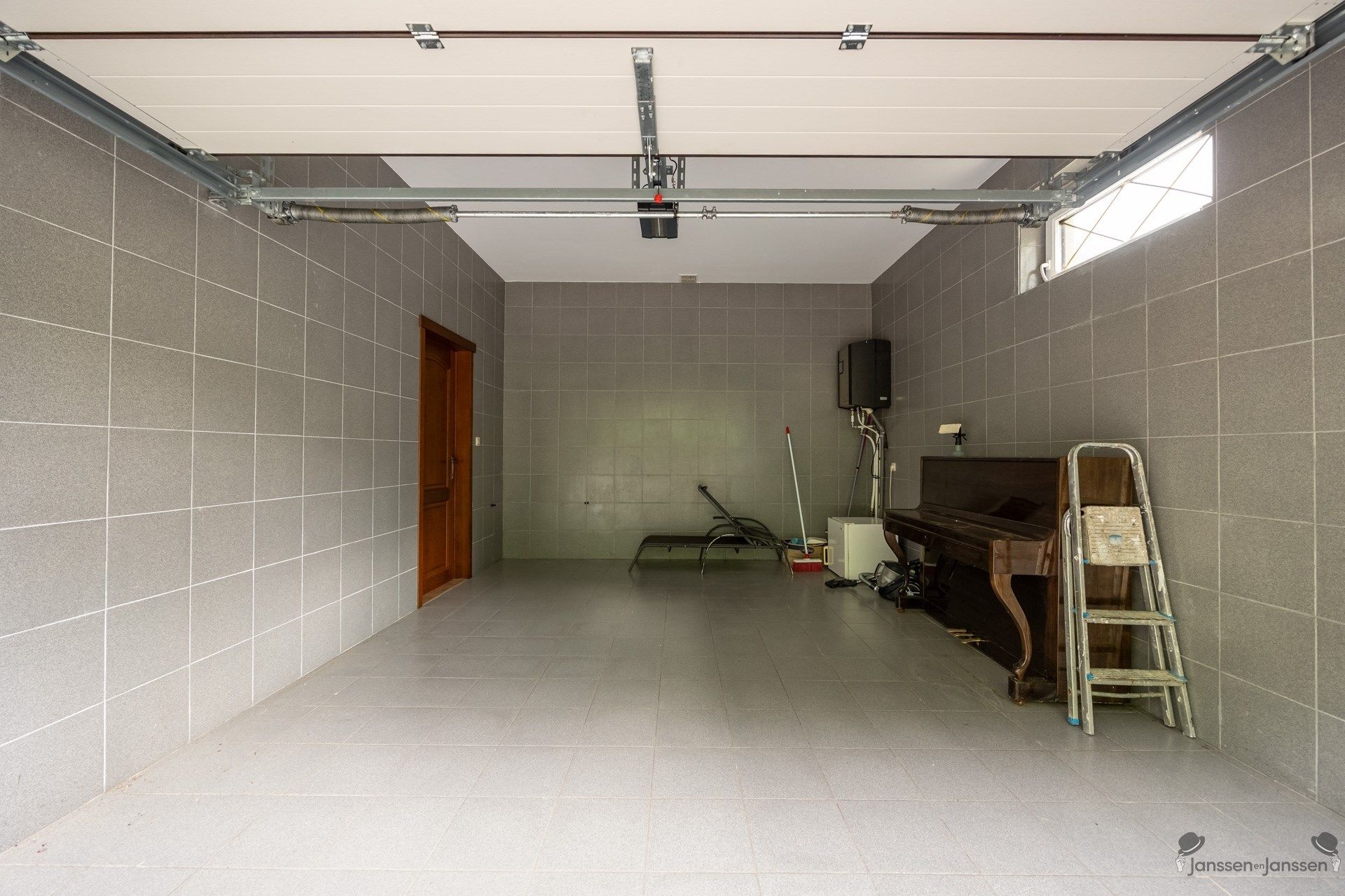 Villa met prachtige uitbouw op een zonovergoten perceel van 3.075 m². foto 22