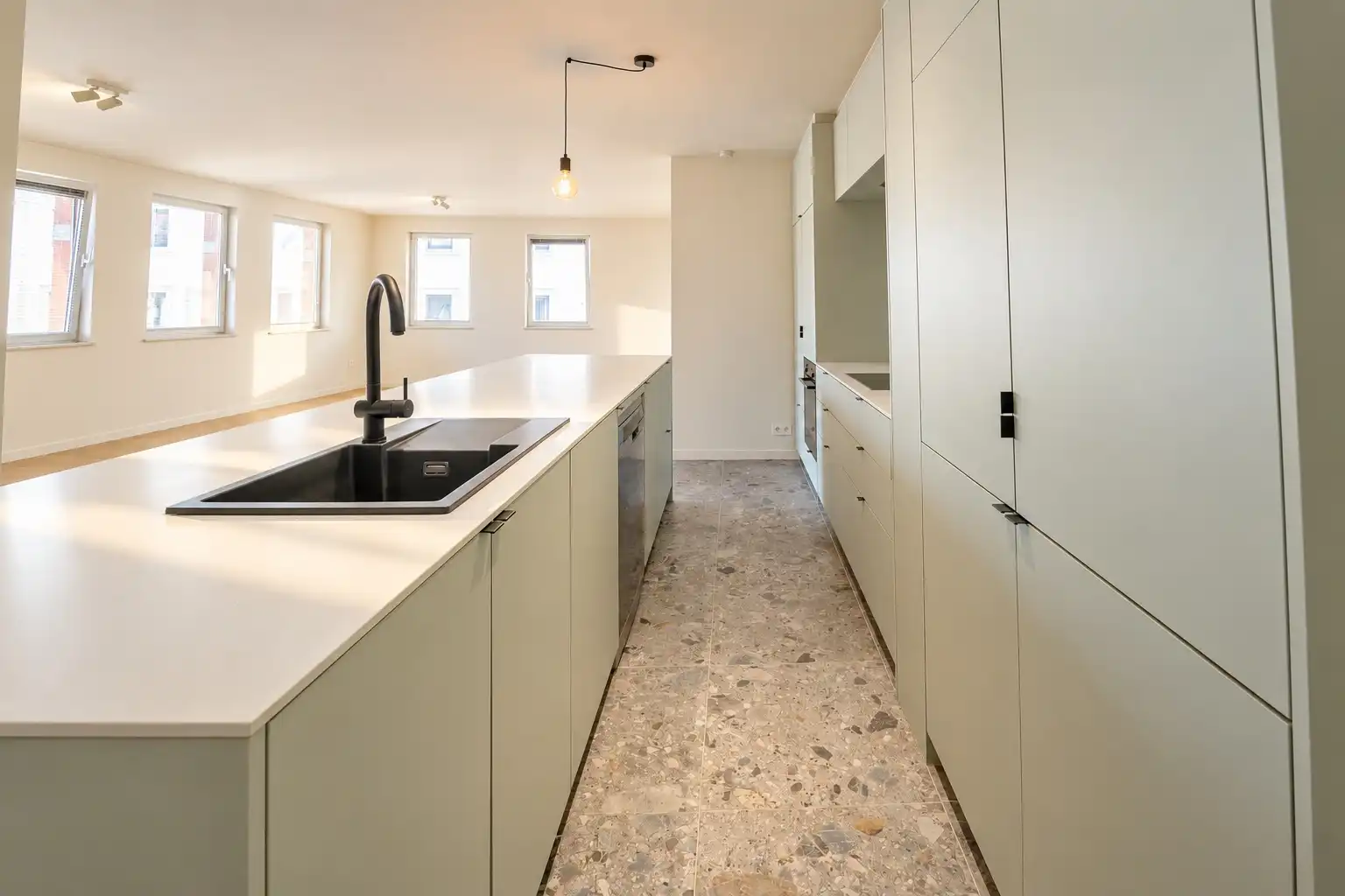 Gerenoveerd 2-slaapkamerappartement met uitzicht op Sint-Baafskathedraal foto 14