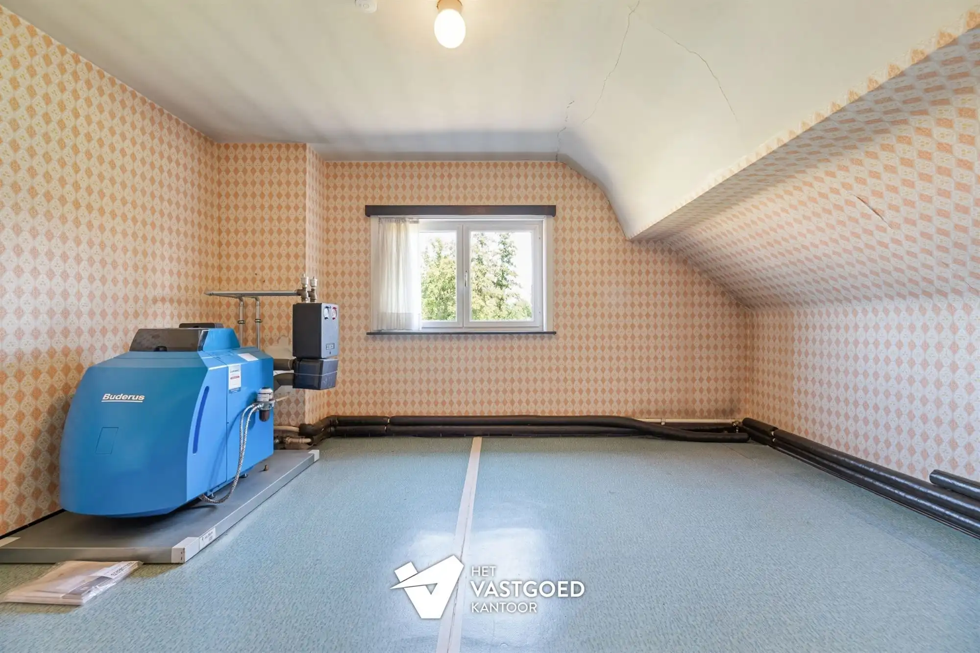 RUIME, STATIGE WONING OP GROENE LIGGING MET RUIM PERCEEL foto 15