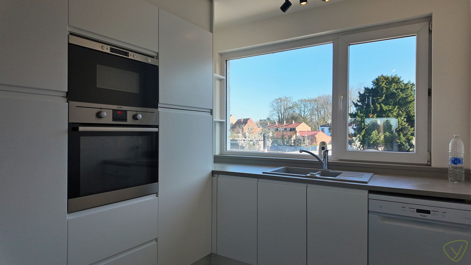 Compleet vernieuwd appartement te huur met garagebox! foto 8