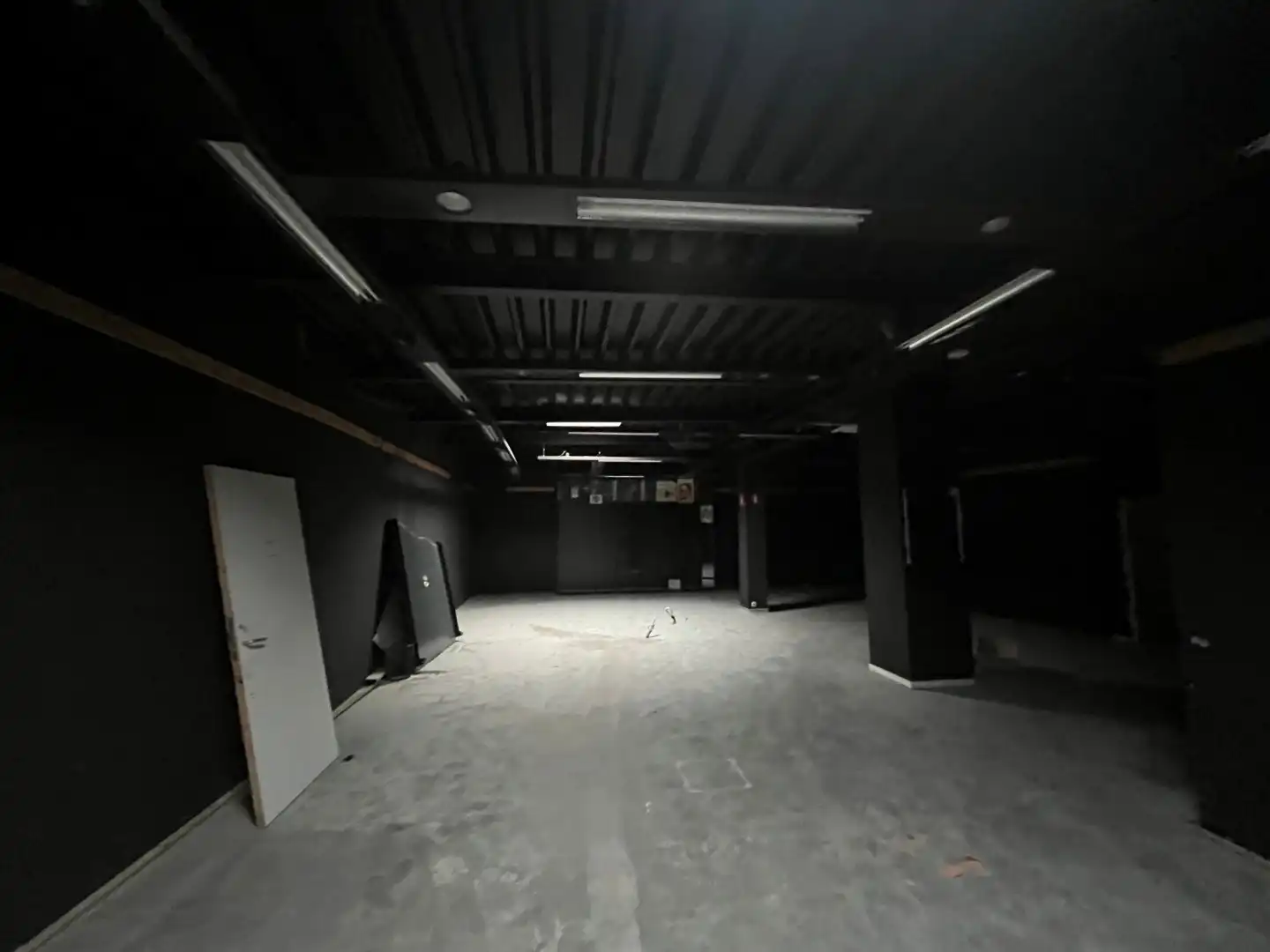 Een in te richten polyvalente open handelsgelijkvloers van 185m² foto 4