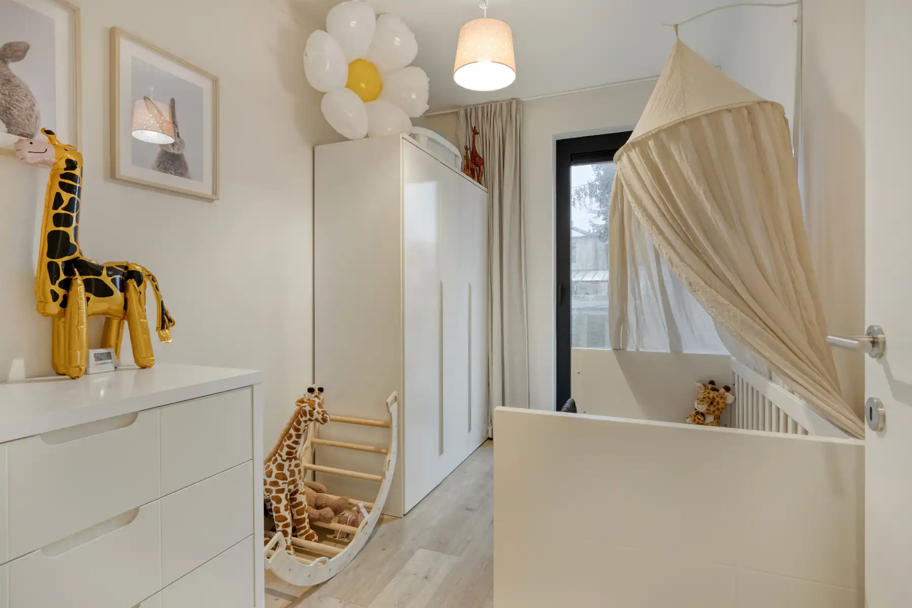 Stijlvol gelijkvloers appartement met tuin op topligging foto 14