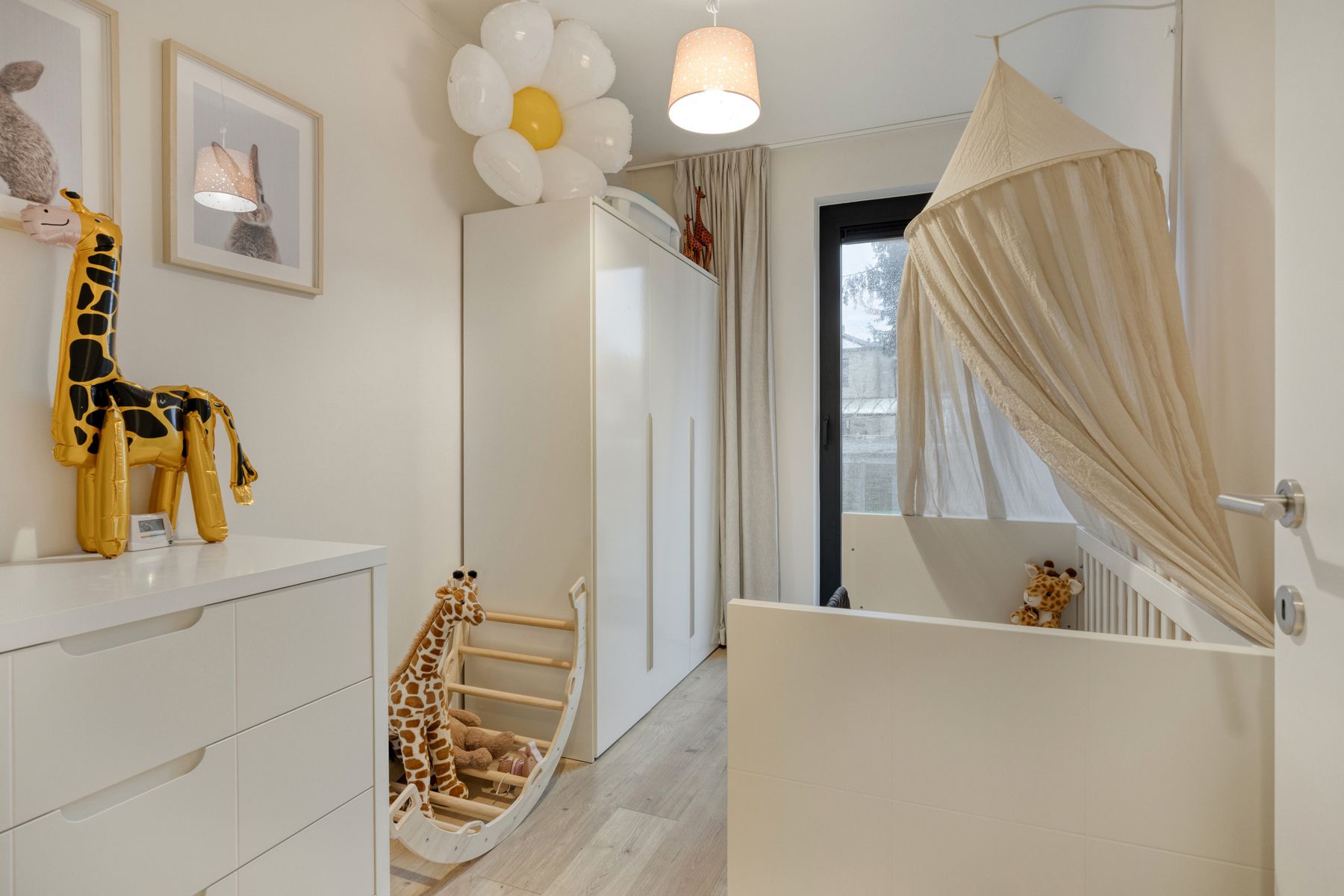 Stijlvol gelijkvloers appartement met tuin op topligging foto 14