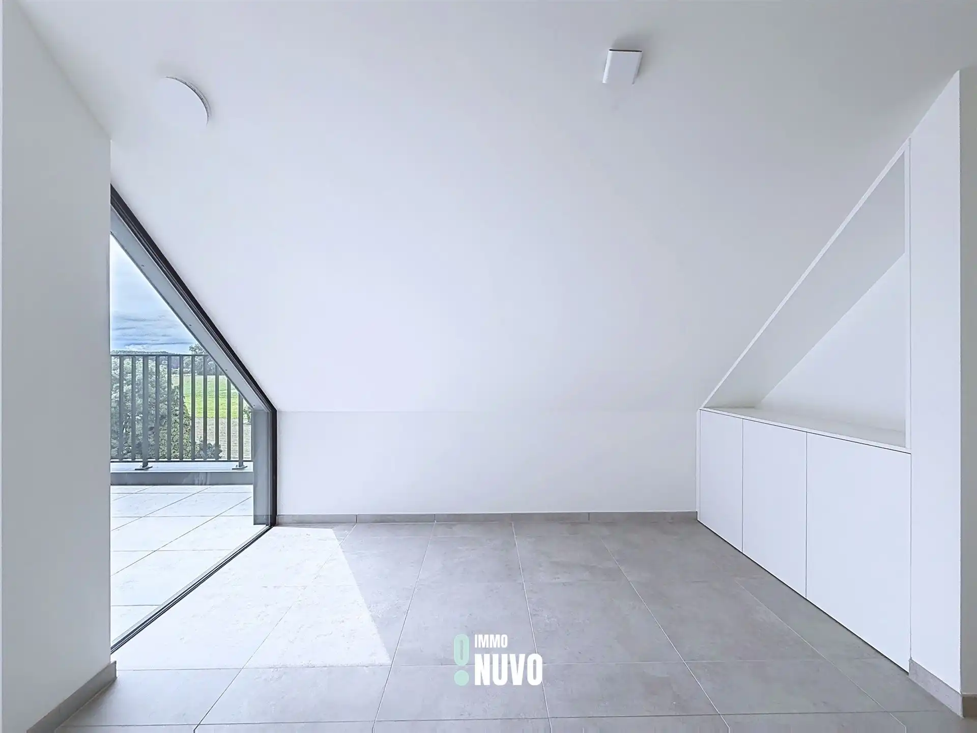 Stijlvol penthouse met 3 slaapkamers, bureau en ruim terras  foto 8