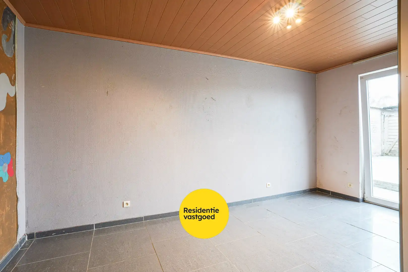 Gelijkvloers appartement inclusief garage, carport en staanplaats nabij het centrum van Ichtegem foto 8