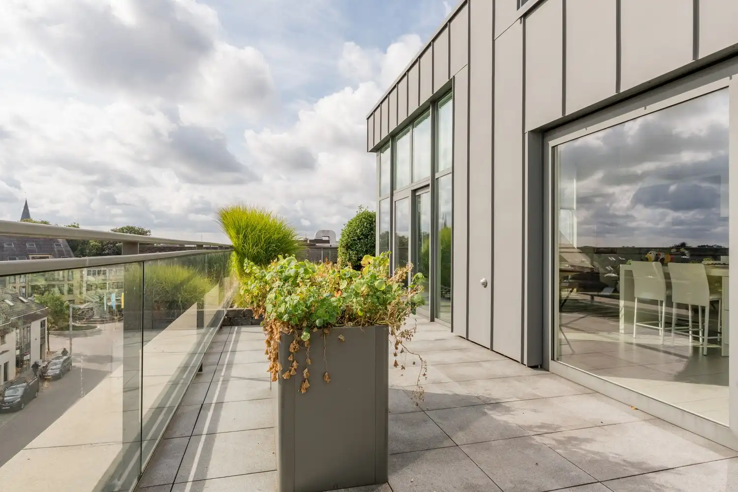 Exclusief penthouse van 234 m² met 195 m² aan terrassen in hartje Overpelt foto 55