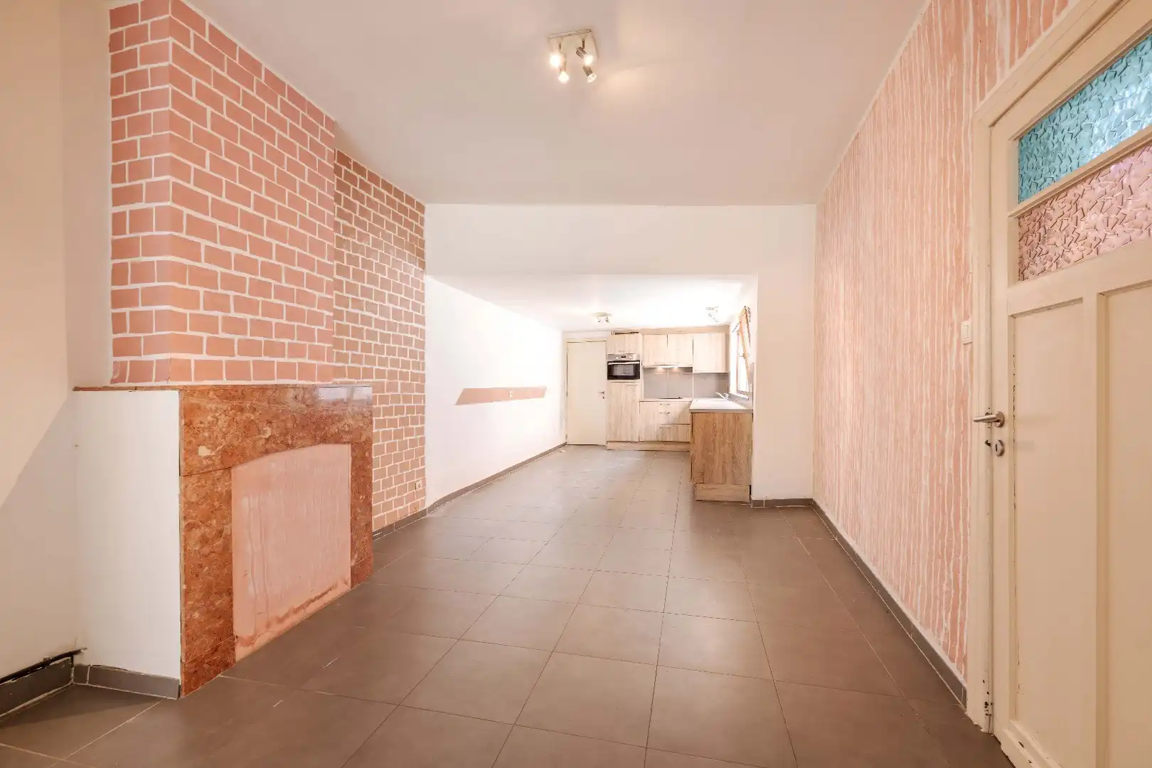 Te renoveren woning met tal van potentieel in centrum Aarsele foto 7