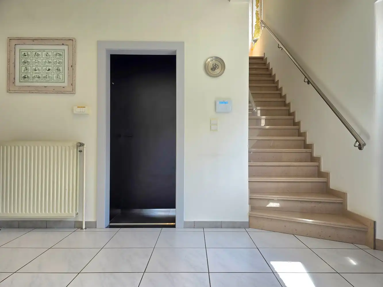 TE KOOP : WINKEL / TOONZAAL 386 m² met ruime woonst (momenteel "FIETSEN GAETHOFS") - ideale investering op een toplocatie! foto 27