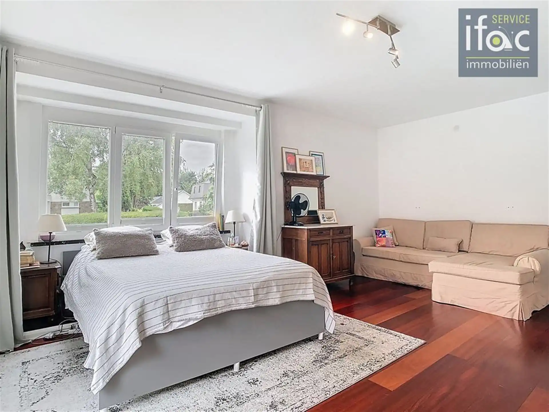 Prachtige villa op toplocatie, 6 slaapkamers en 2 badkamers foto 16