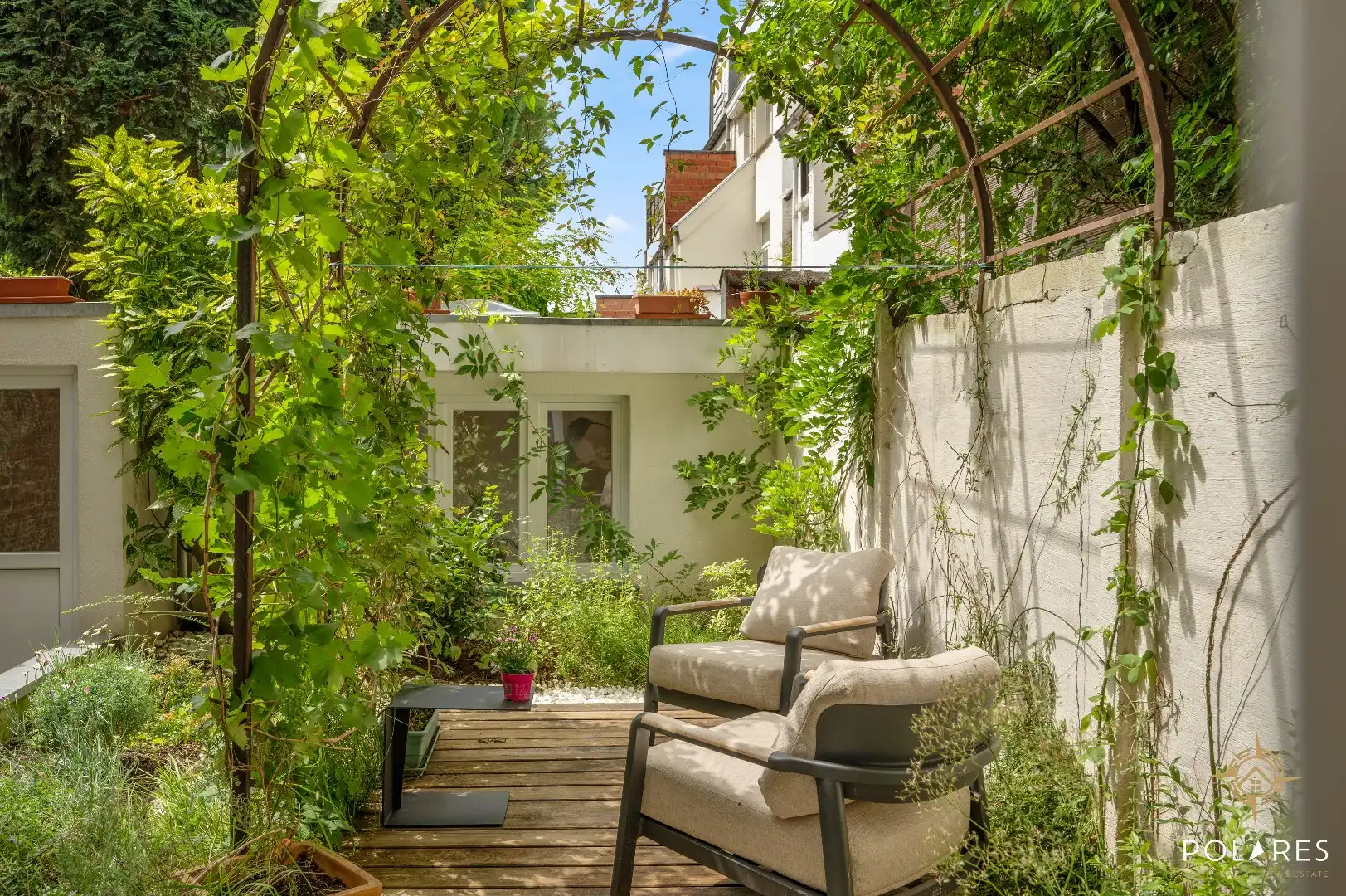 Gelijkvloers appartement met tuin, garage én bijgebouw! foto 16
