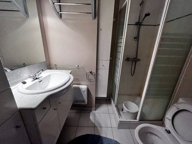 Ongemeubeld appartement met 1 slaapkamer, vlak aan zee foto 9