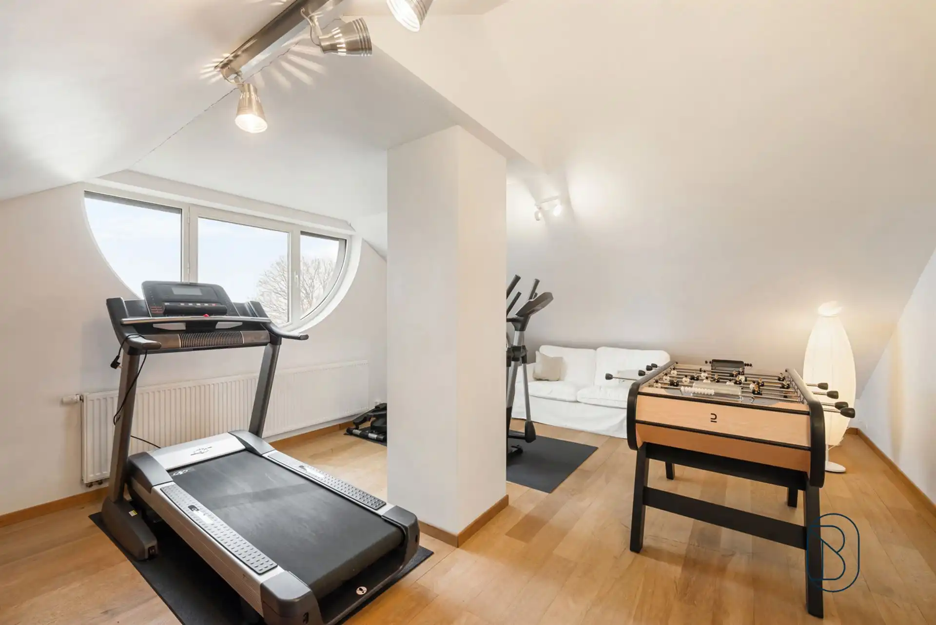Topgelegen prachtige vakantiewoning met binnenzwembad foto 30