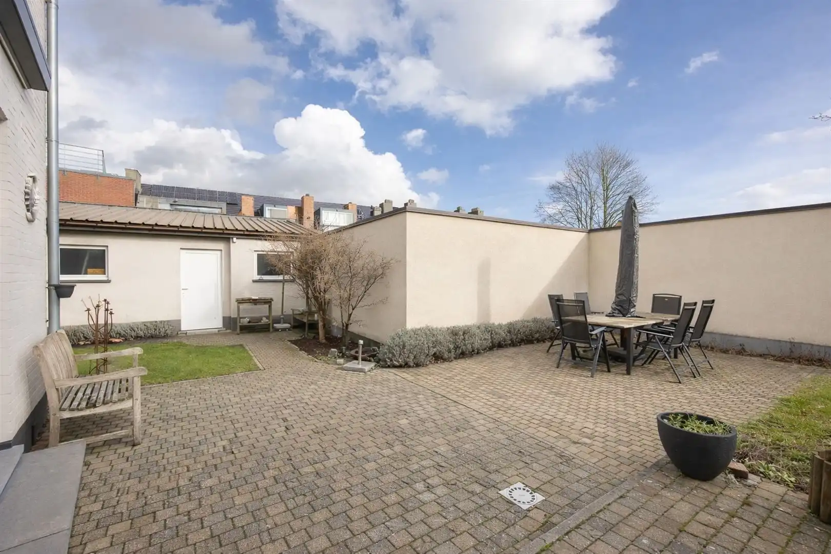 Woning met 5 slaapkamers en 2 badkamers op zuid perceel. foto 25